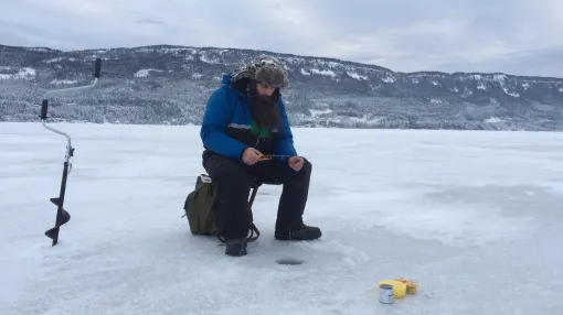 Ice Cold Fishing - Test av isbor og pilk